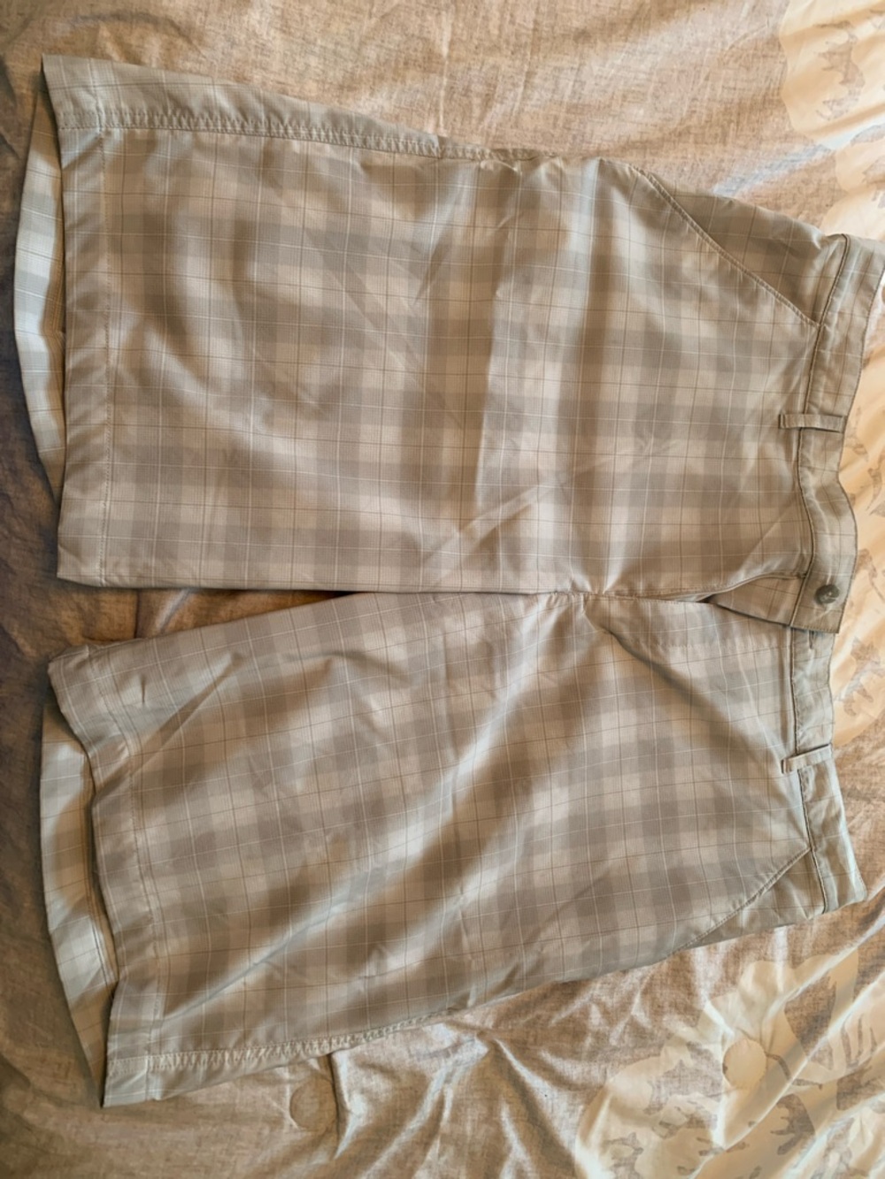 Avia Light Khaki Golf Shorts